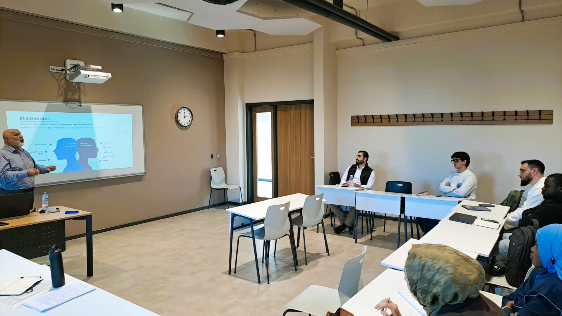 İslami Finansın Önde Gelen İsimlerinden Farrukh Raza, IEF 514'te Öğrencilerle Buluştu